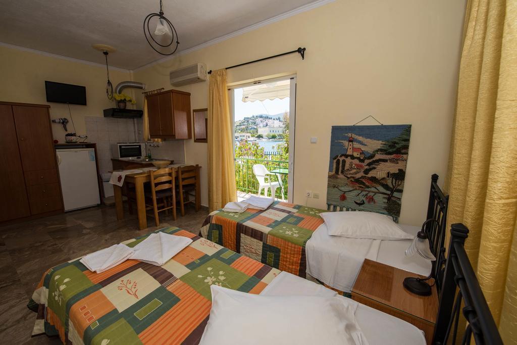 Matrona Apartments Poros Town Eksteriør billede